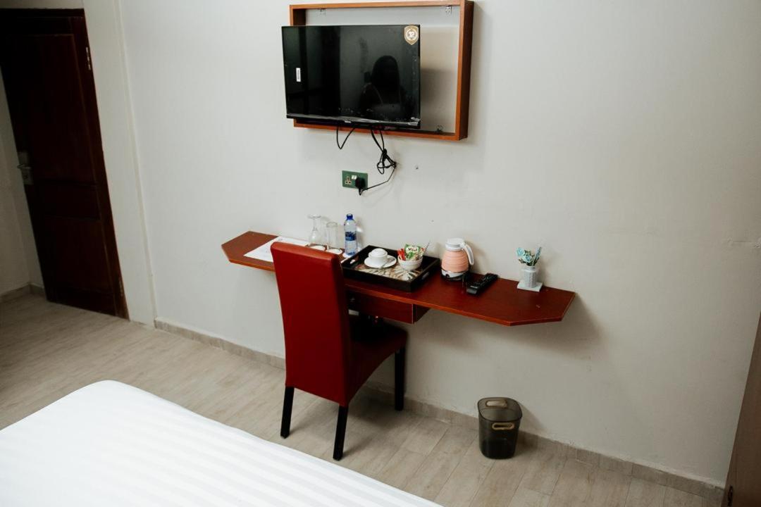 Ocean6 Hotell Kokrobite Exteriör bild