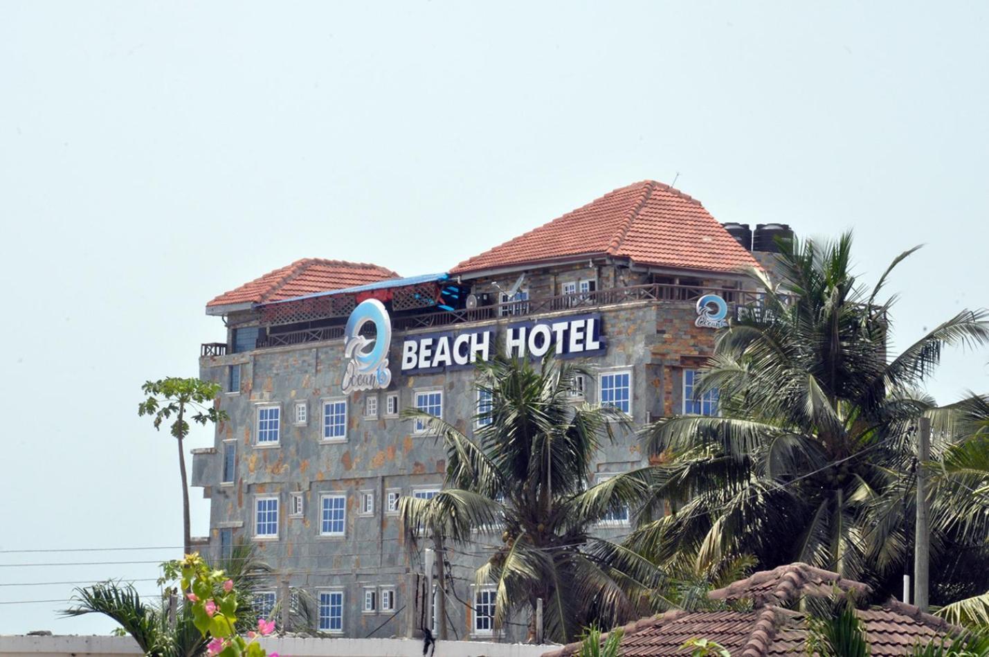 Ocean6 Hotell Kokrobite Exteriör bild